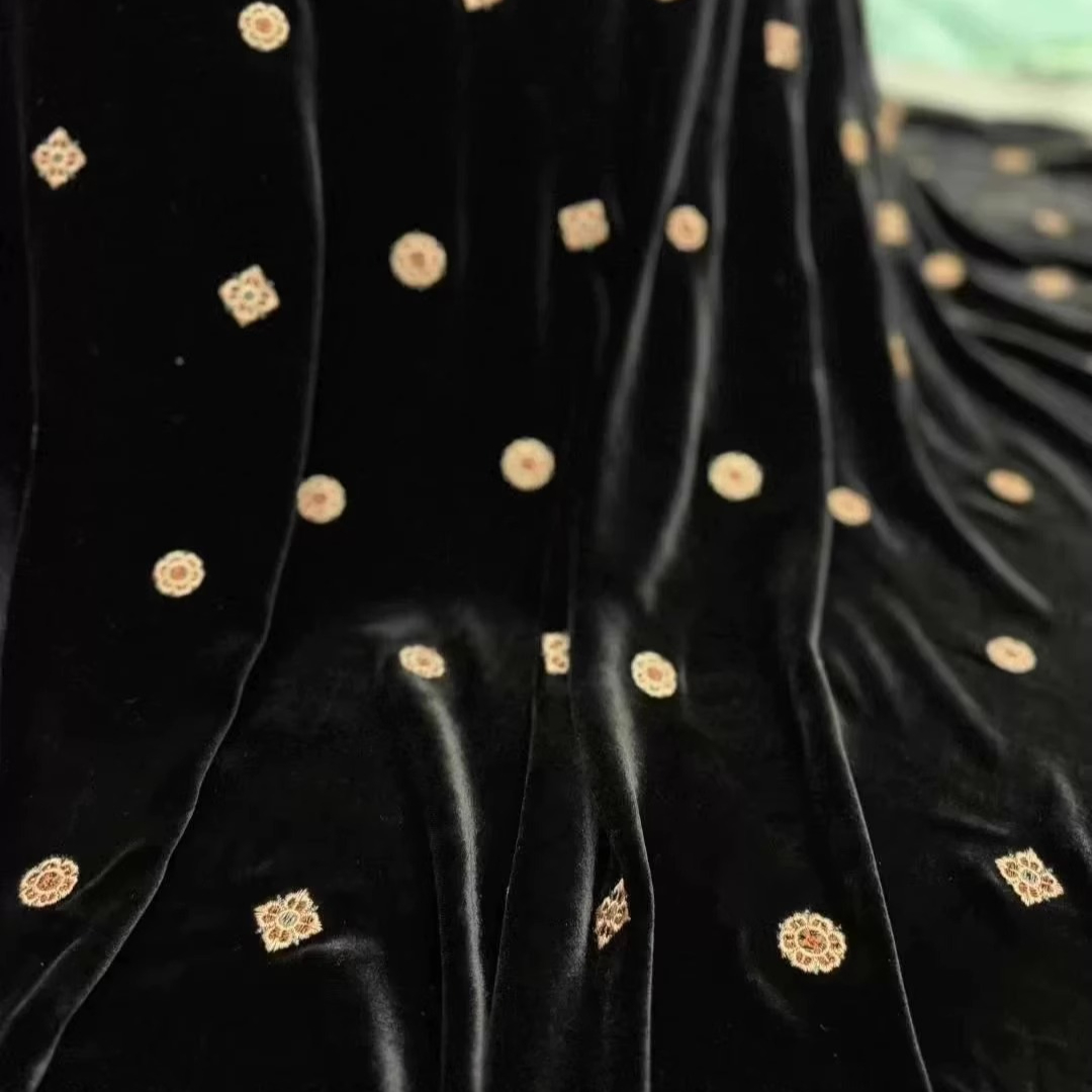 135CM 와이드 블랙 그린 수 놓은 실크 벨벳 원단  - Sewing Embroidery Fabric 리뷰 및 가격